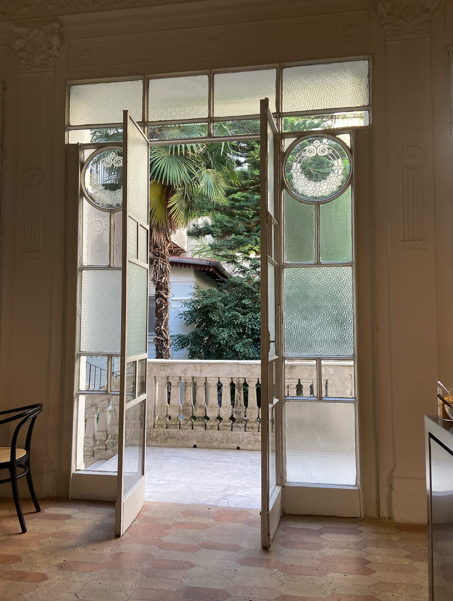Artemisia Domus Giardino un rifugio di charme nel cuore autentico di Napoli