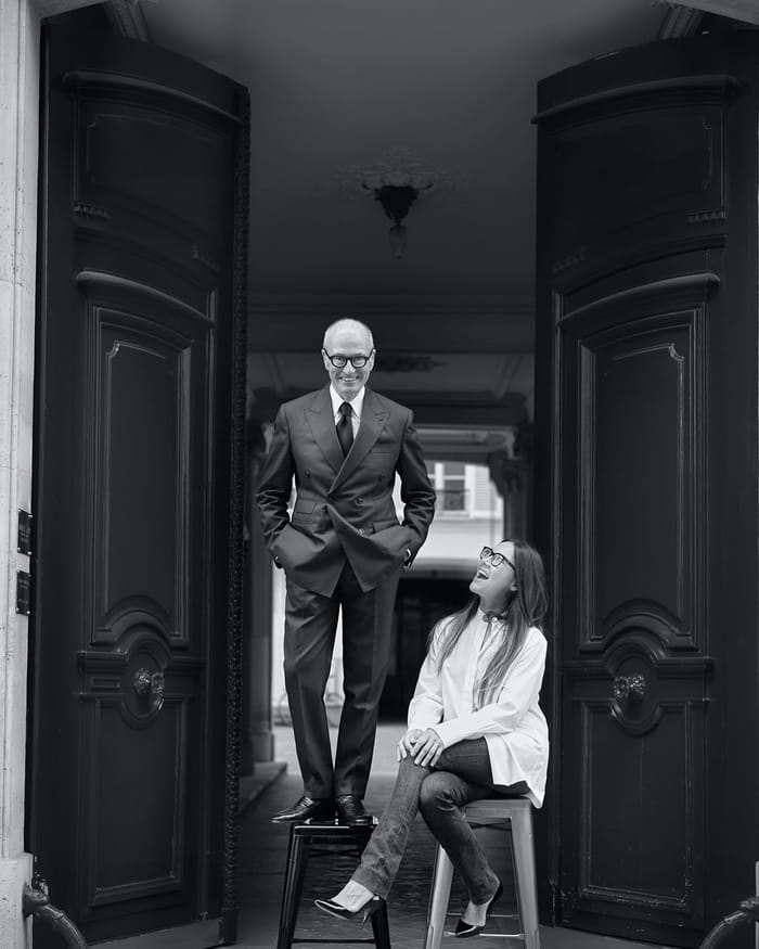 Micky Paris, la semplicità chic che nasce da una camicia rubata