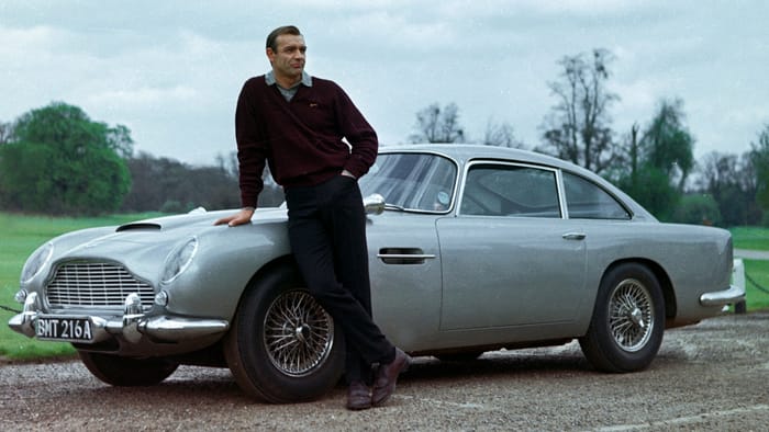 Aston Martin  DB5 e James Bond: una storia d’amore senza tempo