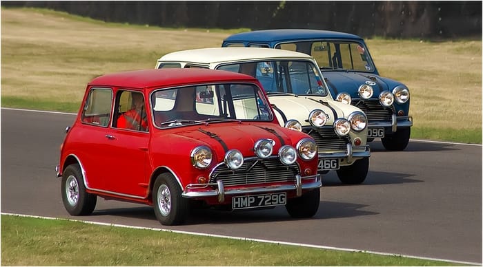 MINI, oro e acrobazie: quando il cinema aveva il profumo della benzina
